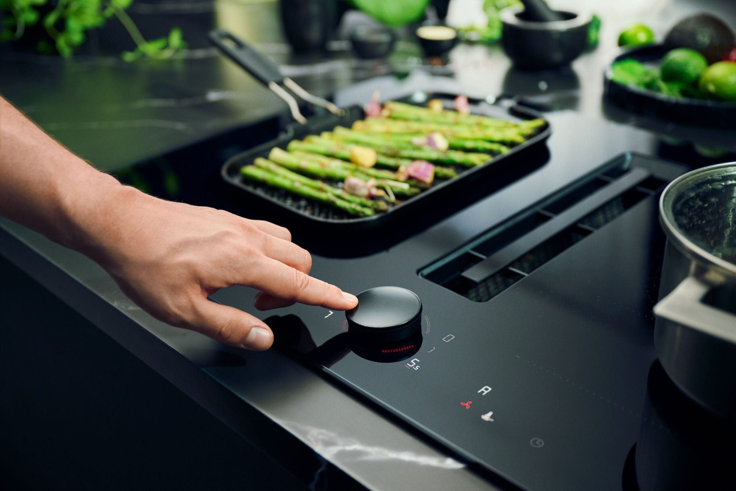 006 Neff BigLaunches 2023 Collection Robert Technik TwistPad Flex 08353 scaled